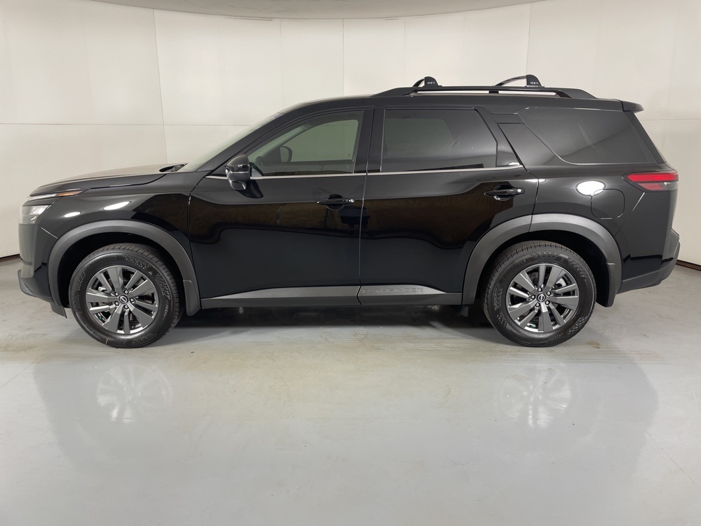 2025 Nissan Pathfinder SV photo 4