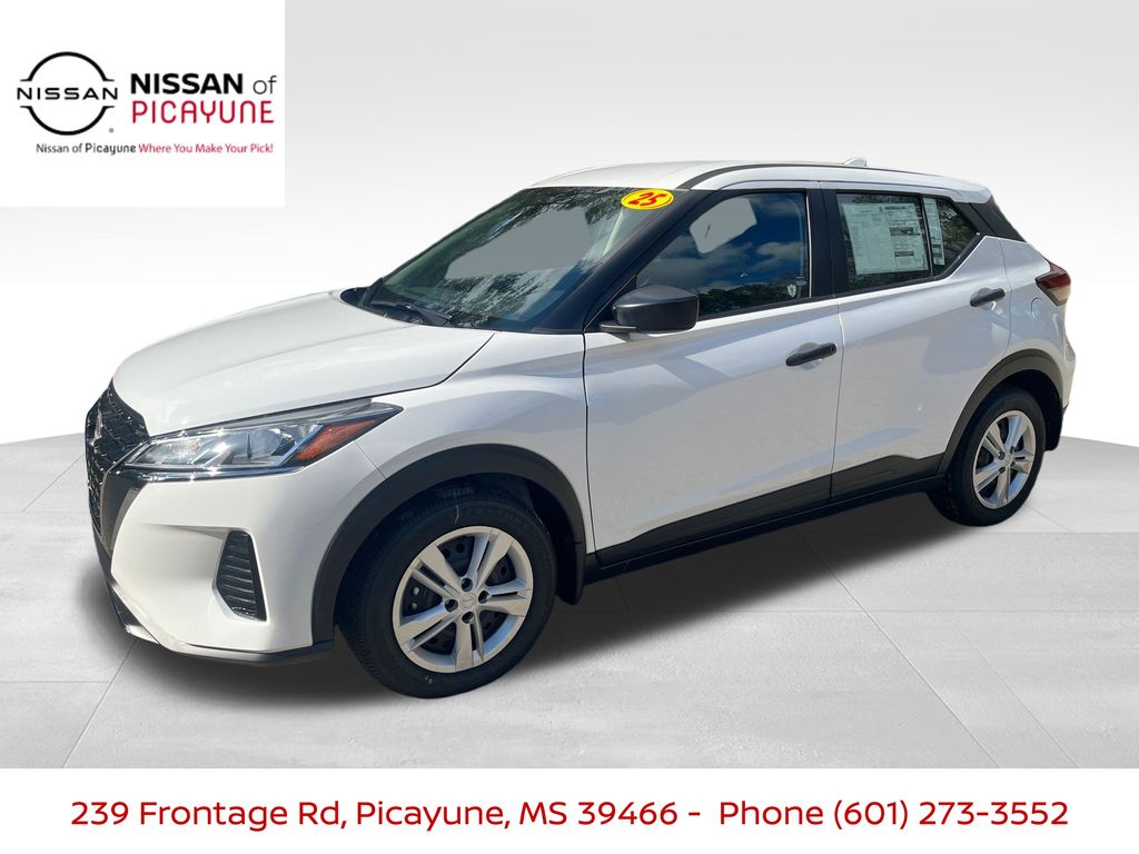 2025 Nissan KICKS PLAY Base's photo