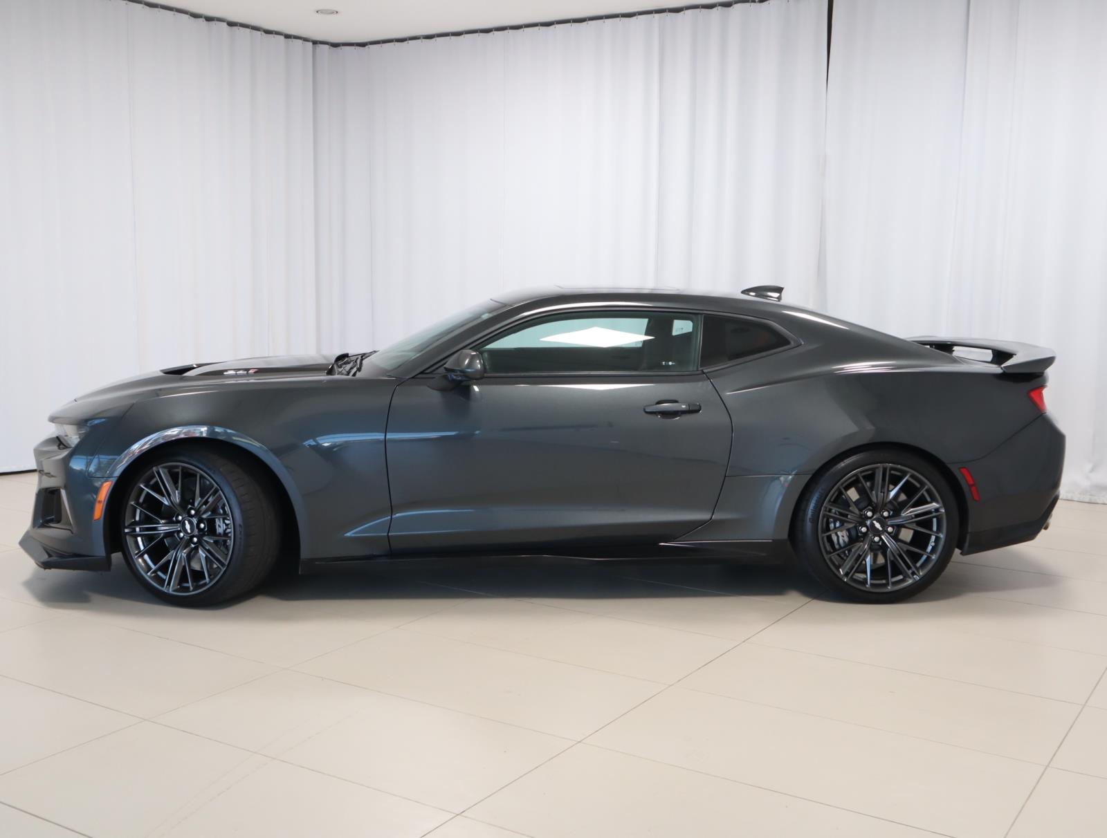 2017 Chevrolet Camaro ZL1 photo 2