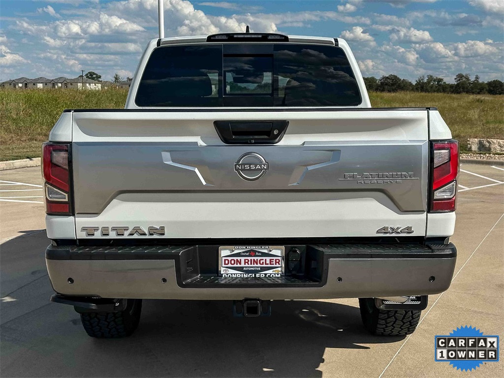2023 Nissan Titan Platinum Reserve photo 4
