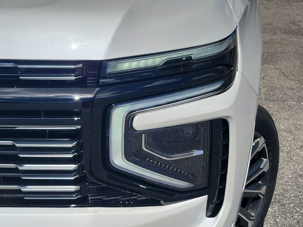 2025 Chevrolet Suburban High Country photo 15