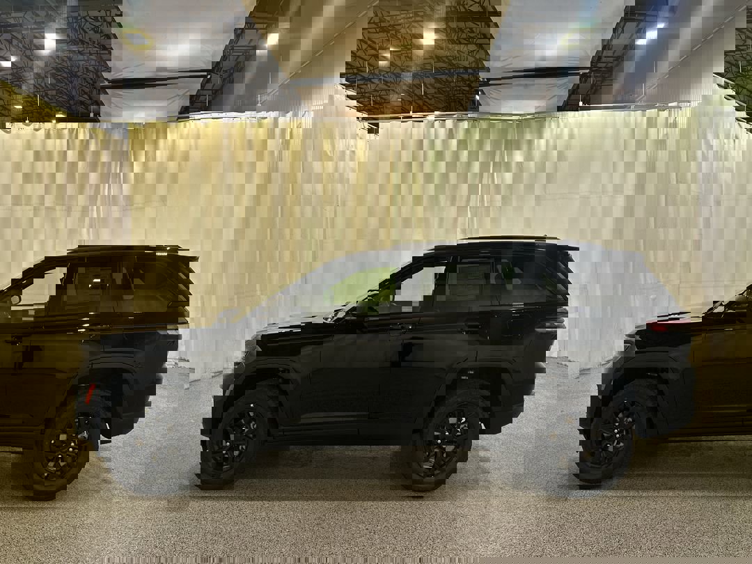 2025 Jeep Grand Cherokee Altitude X photo 3