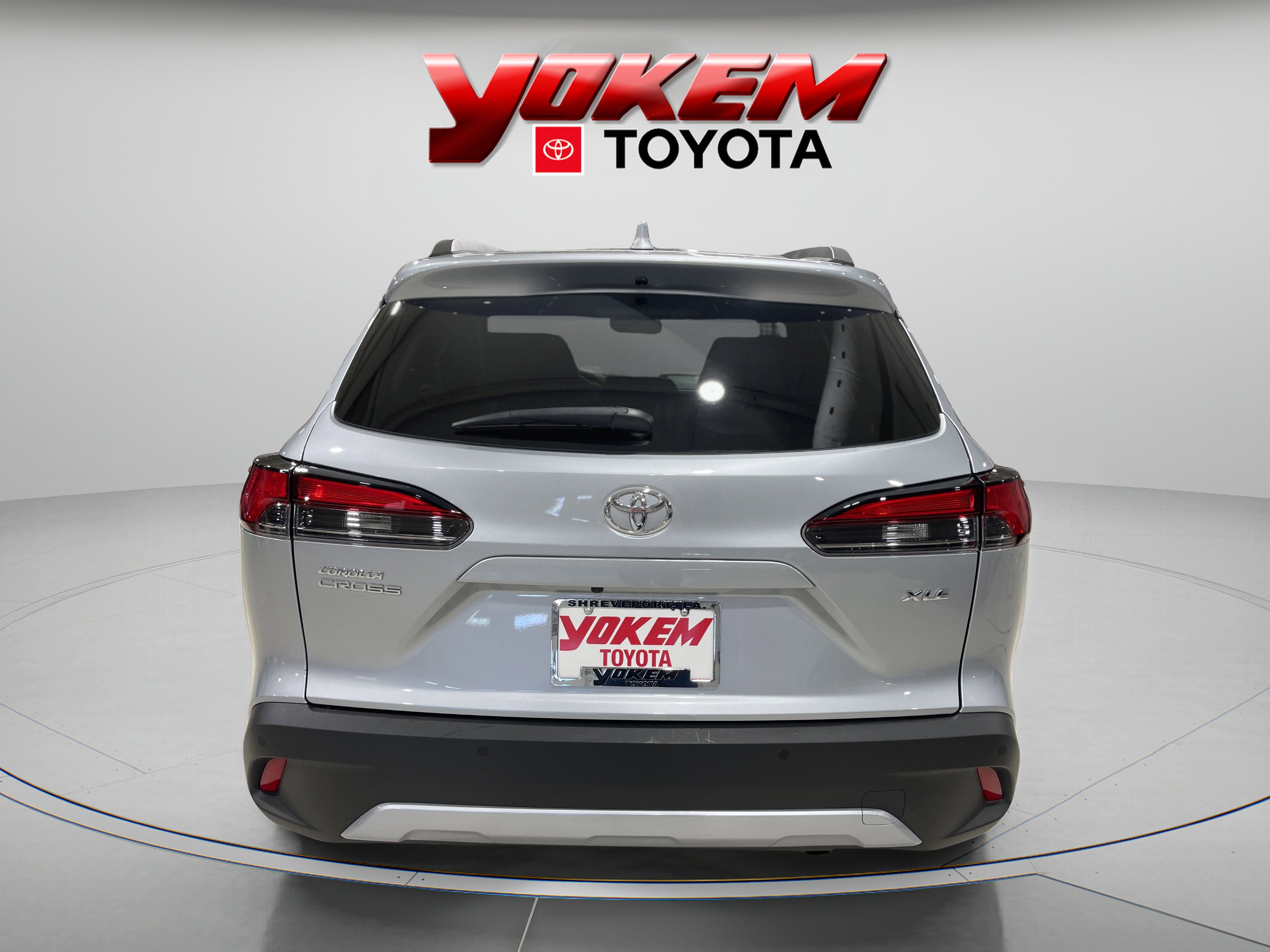 2023 Toyota Corolla Cross XLE photo 4
