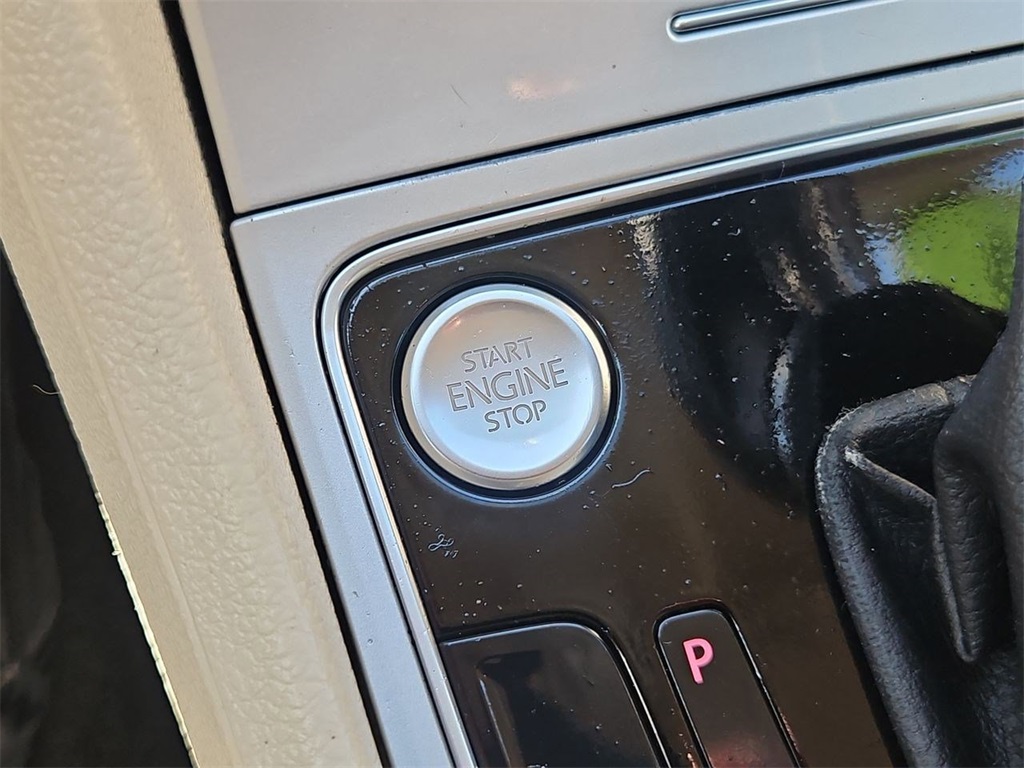 2019 Volkswagen Passat 2.0T Wolfsburg Edition photo 15