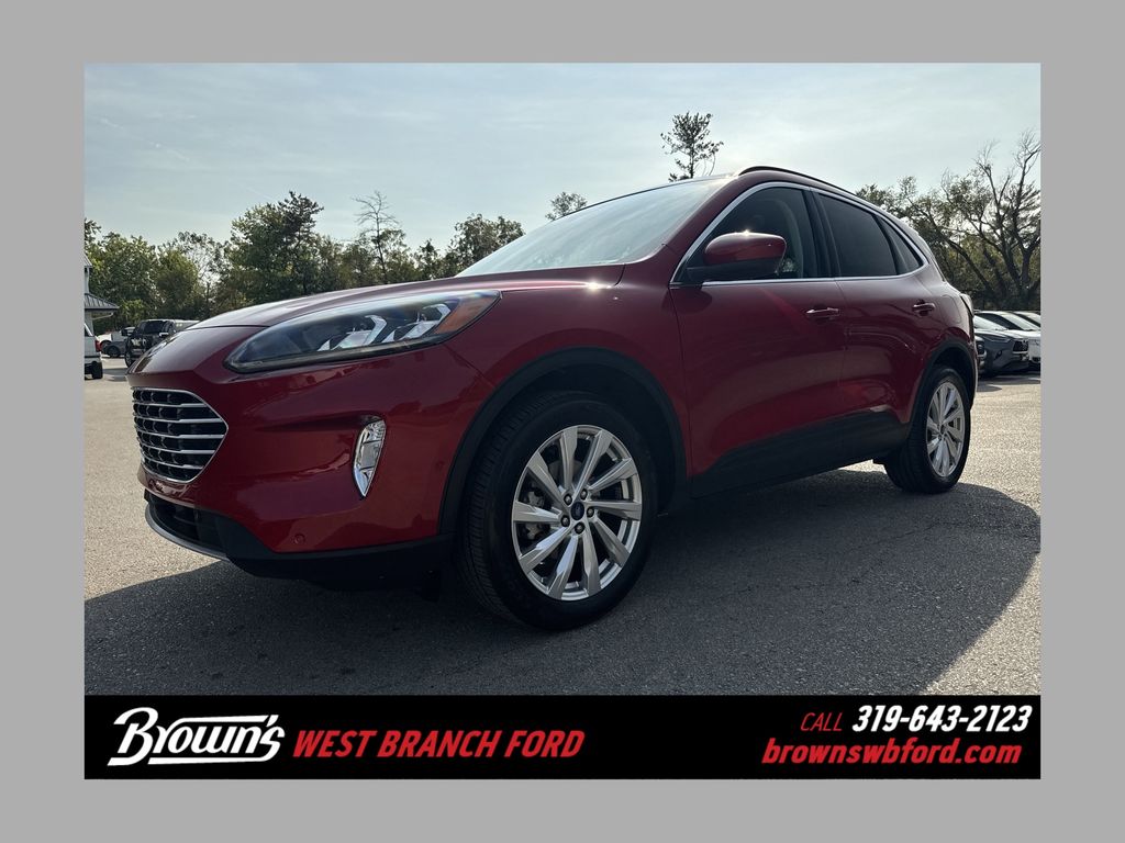 2022 Ford Escape Titanium's photo