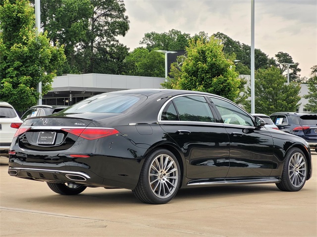 2025 Mercedes Benz S 580 4MATIC photo 2