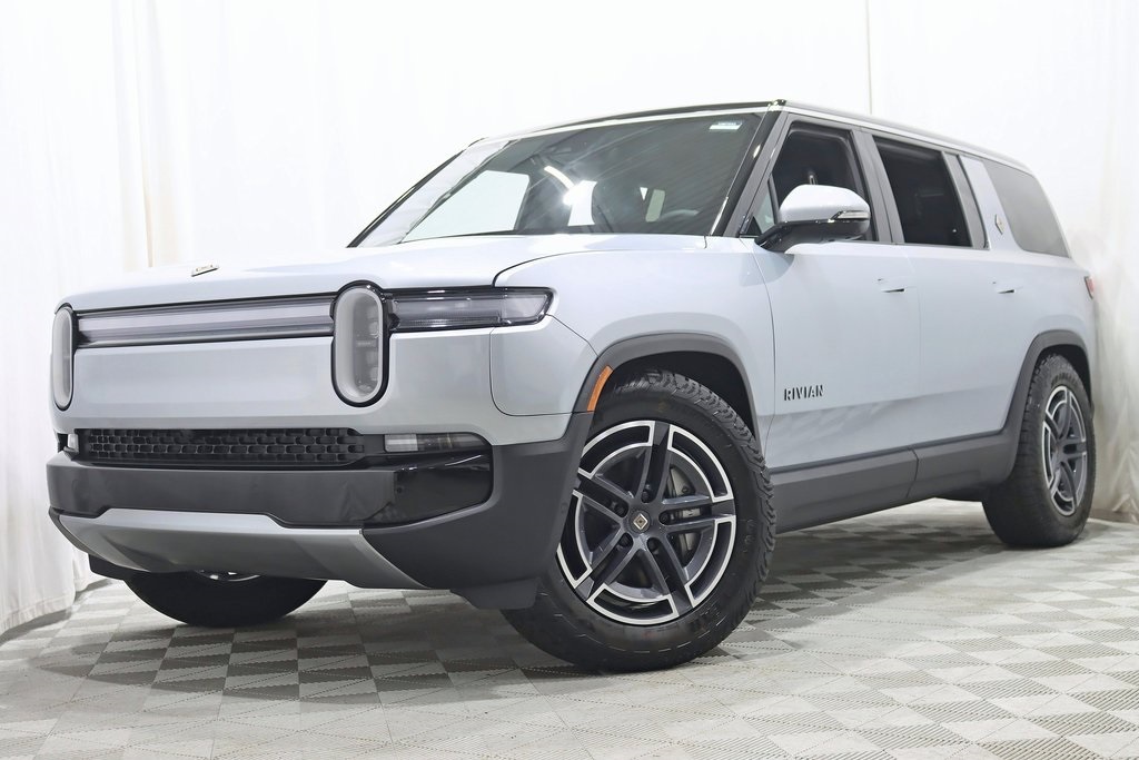 2025 Rivian R1S Adventure photo 4