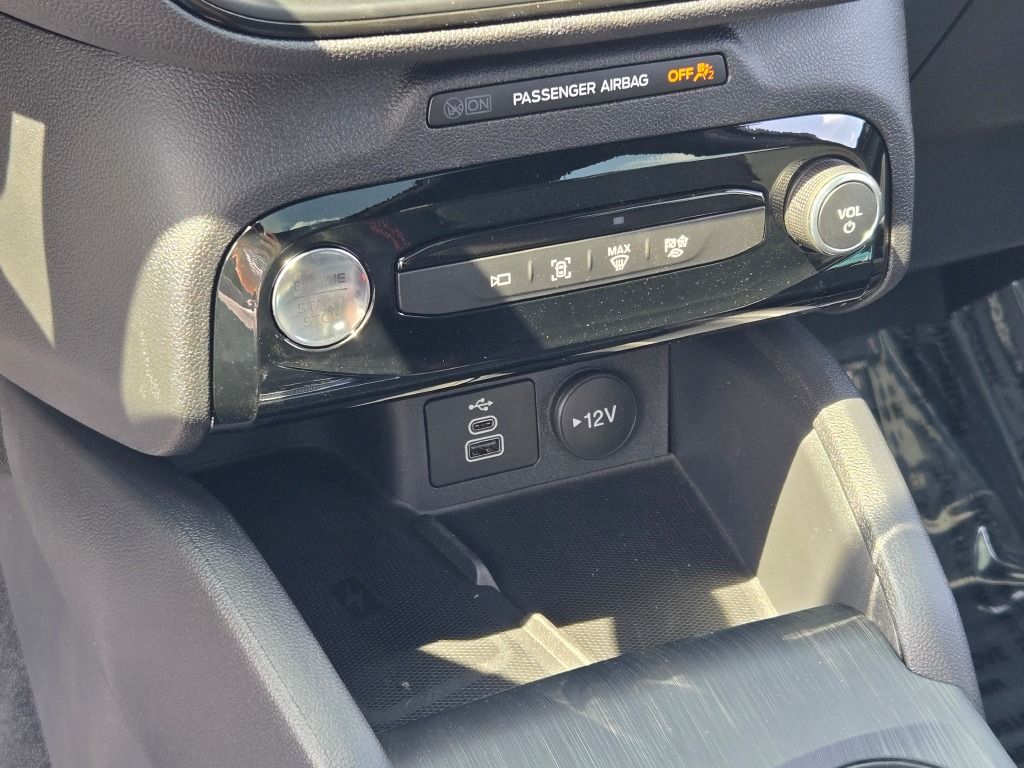 2025 Ford Escape Hybrid ST-Line Select photo 27