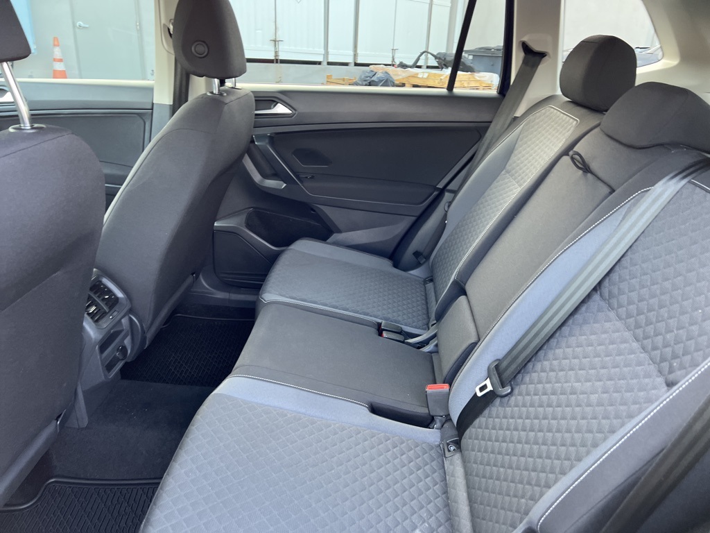 2021 Volkswagen Tiguan S photo 18