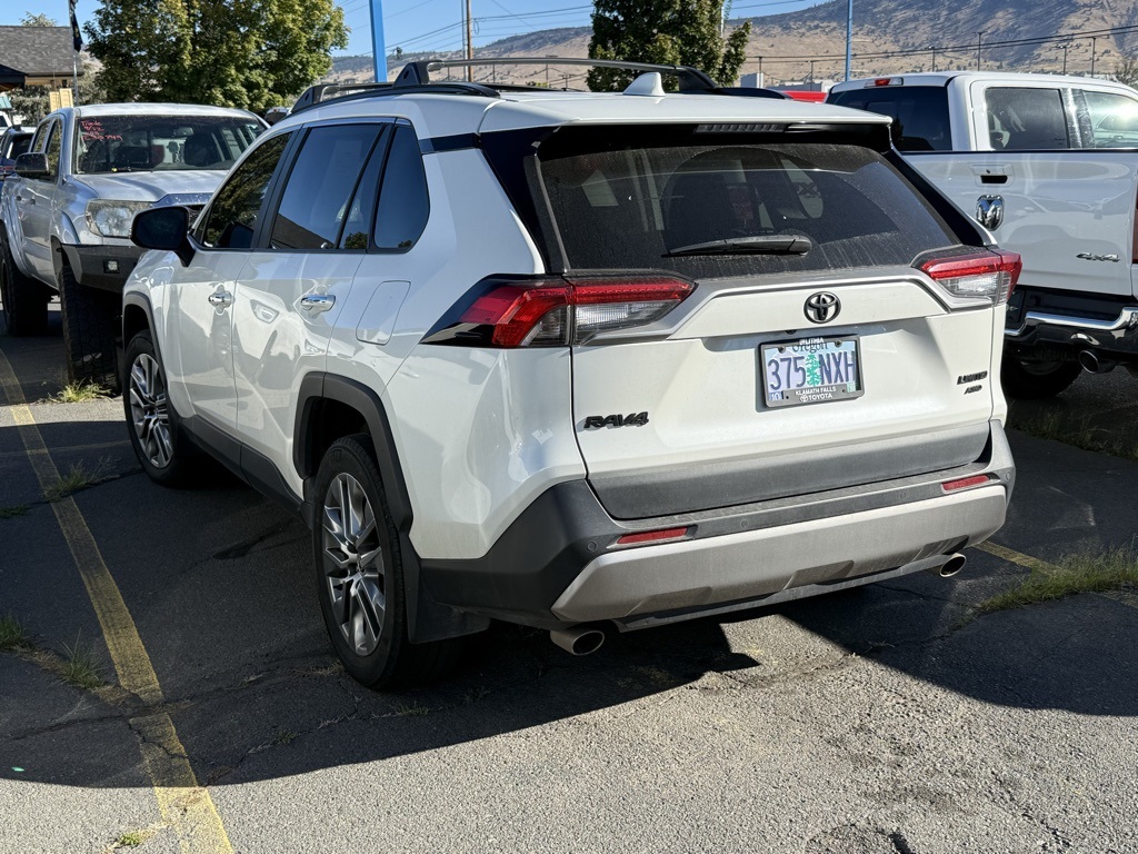 2022 Toyota RAV4 Limited photo 2