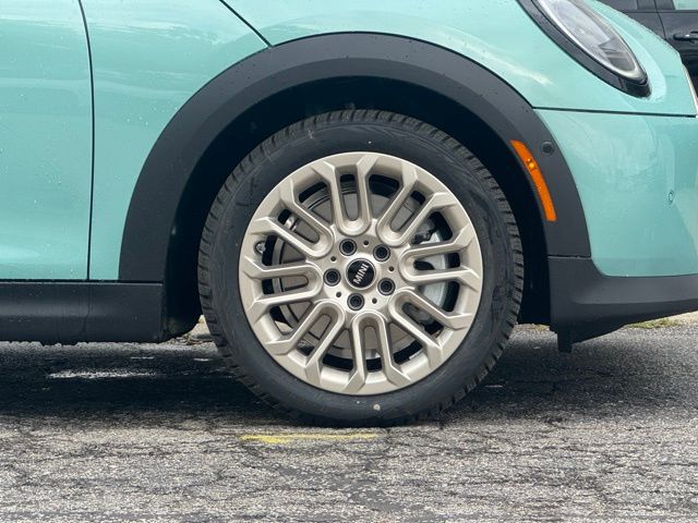 2026 Mini Cooper 2 Door Hardtop Iconic photo 3