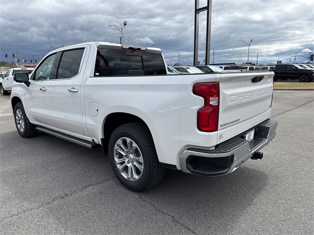 2025 Chevrolet Silverado 1500 LTZ photo 3