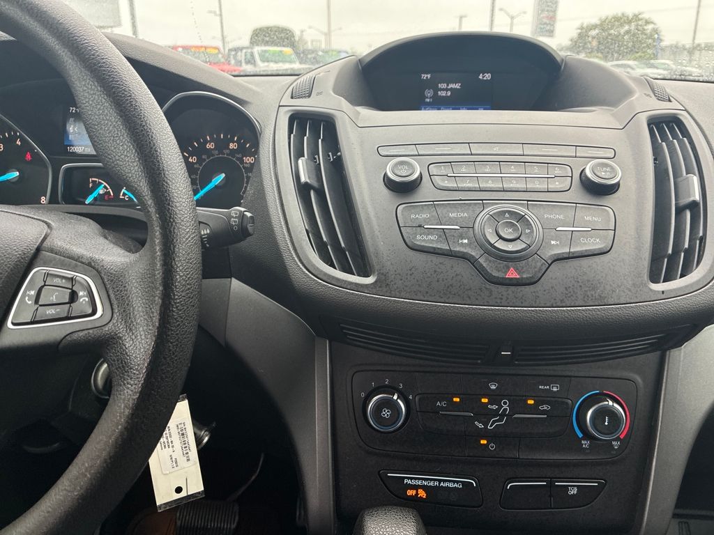 2019 Ford Escape S photo 17