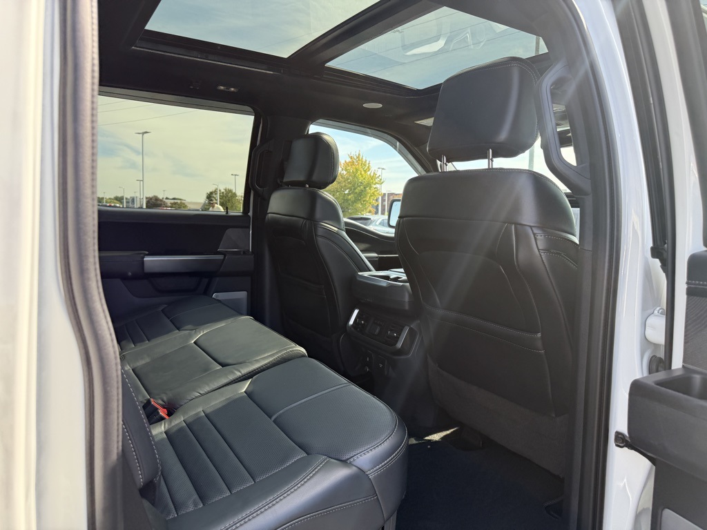 2023 Ford F-150 Platinum photo 21