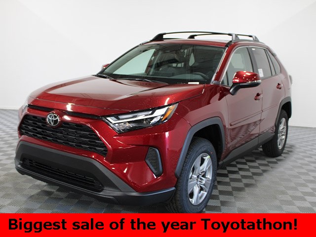 2025 Toyota RAV4 XLE's photo