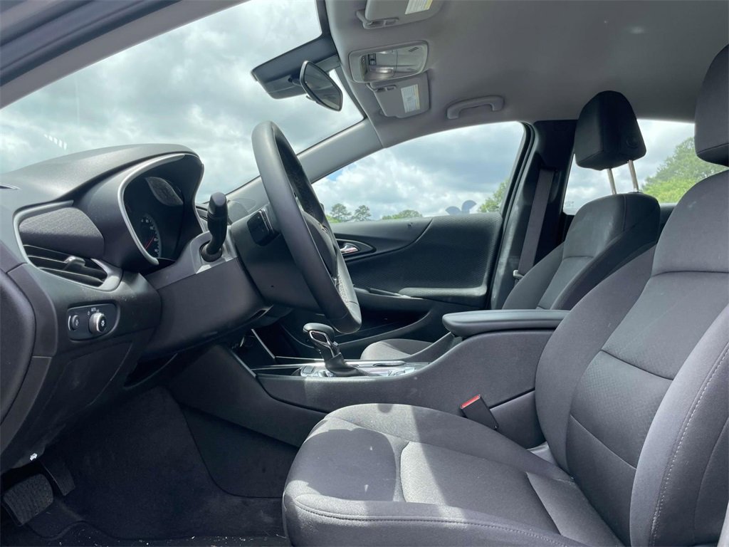 2025 Chevrolet Malibu 1LT photo 14
