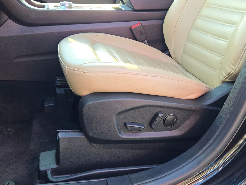2022 Ford Edge SEL photo 22