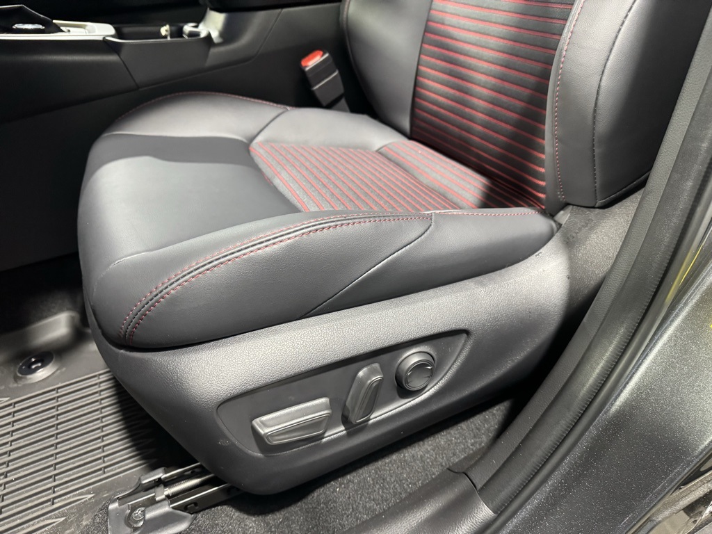 2025 Toyota RAV4 Hybrid XSE photo 29