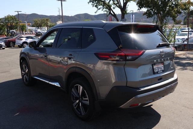 2023 Nissan Rogue SL photo 2