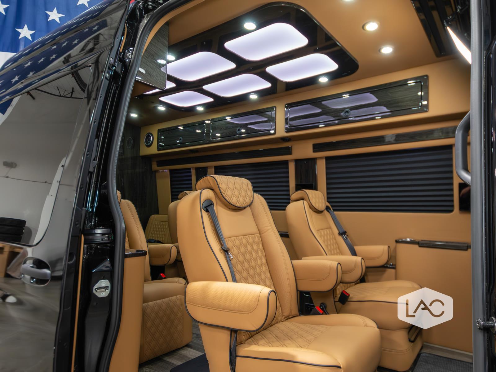 2023 Mercedes Benz Sprinter 3500 photo 4