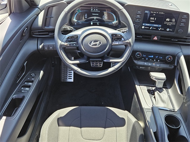 2025 Hyundai Elantra SEL Sport photo 7