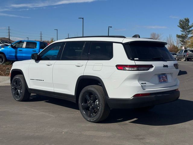 2025 Jeep Grand Cherokee Altitude X photo 2