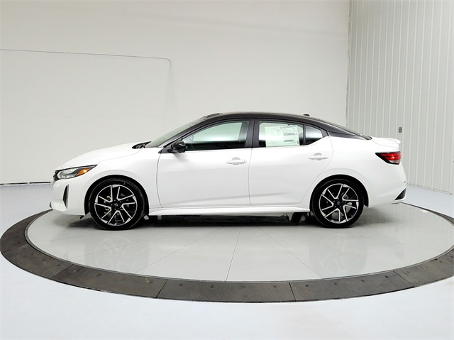2025 Nissan Sentra SR photo 4