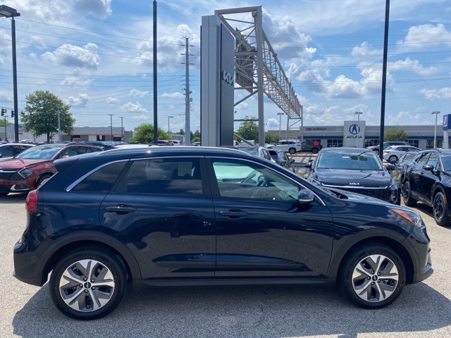 Used 2022 Kia Niro EX with VIN KNDCC3LG8N5137678 for sale in Louisville, KY