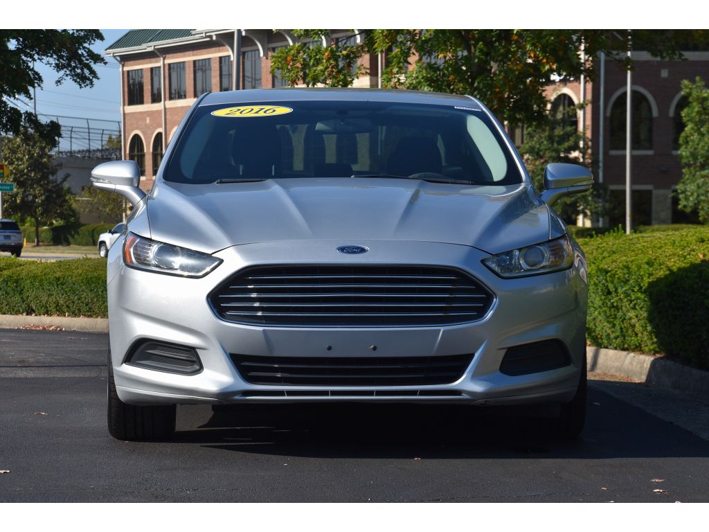 2016 Ford Fusion SE photo 9