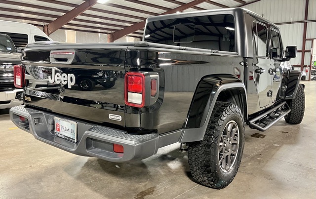 2021 Jeep Gladiator Overland photo 2
