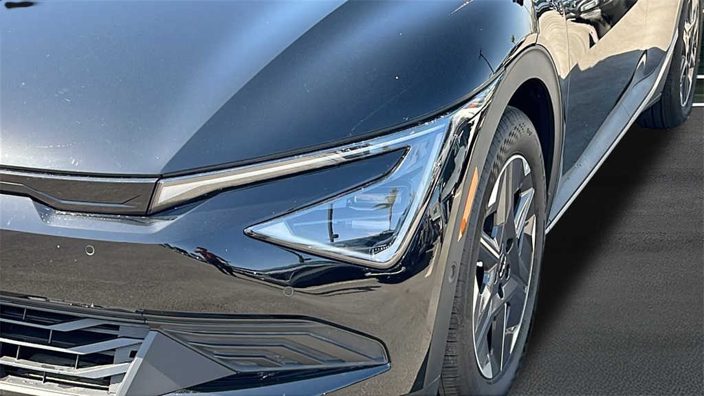 2025 Kia EV6 Light photo 4