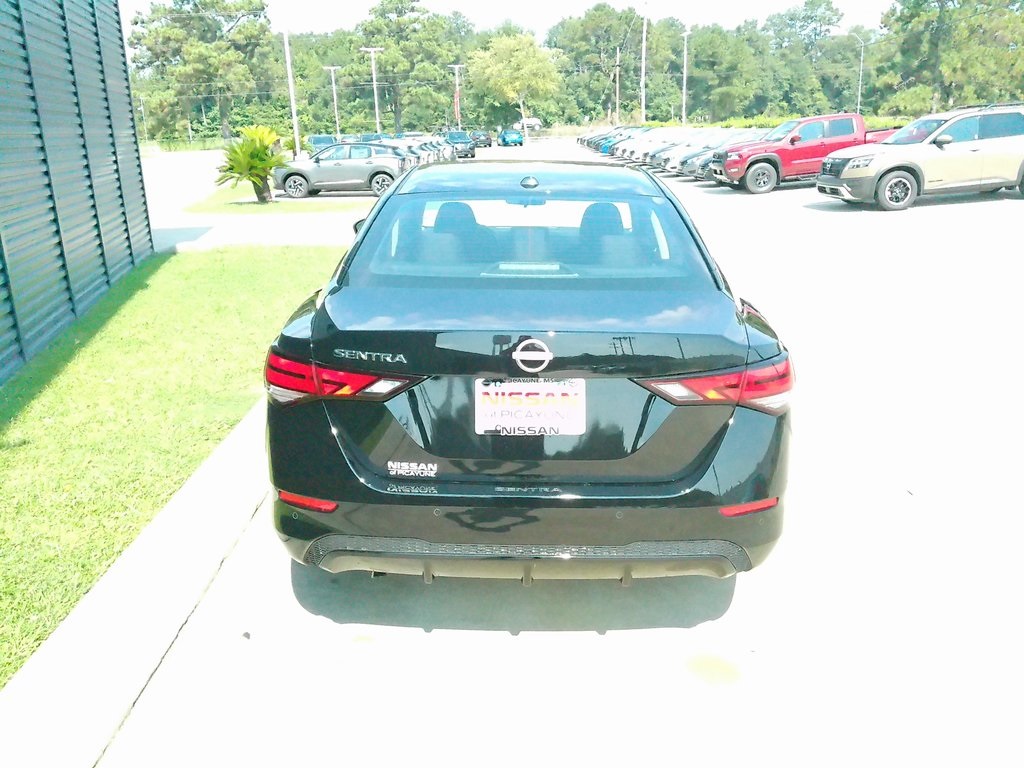 2025 Nissan Sentra SV photo 4