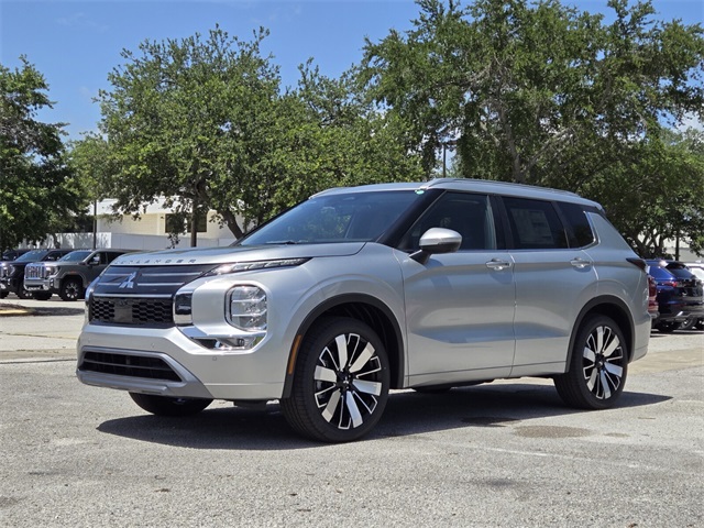 2025 Mitsubishi Outlander SEL photo 4