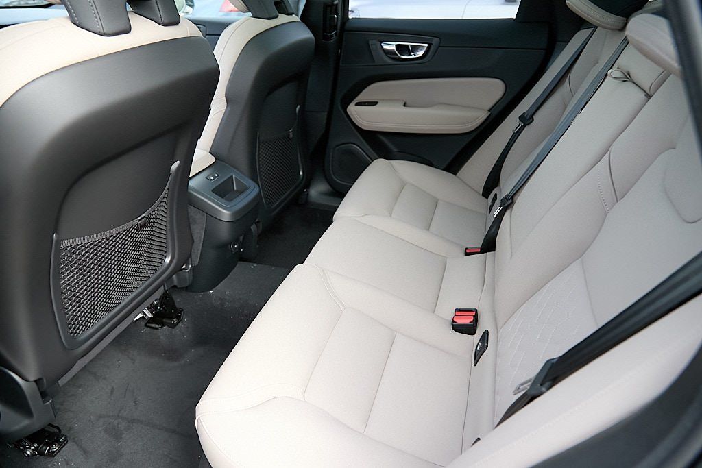 2026 VOLVO XC60 - Image 21