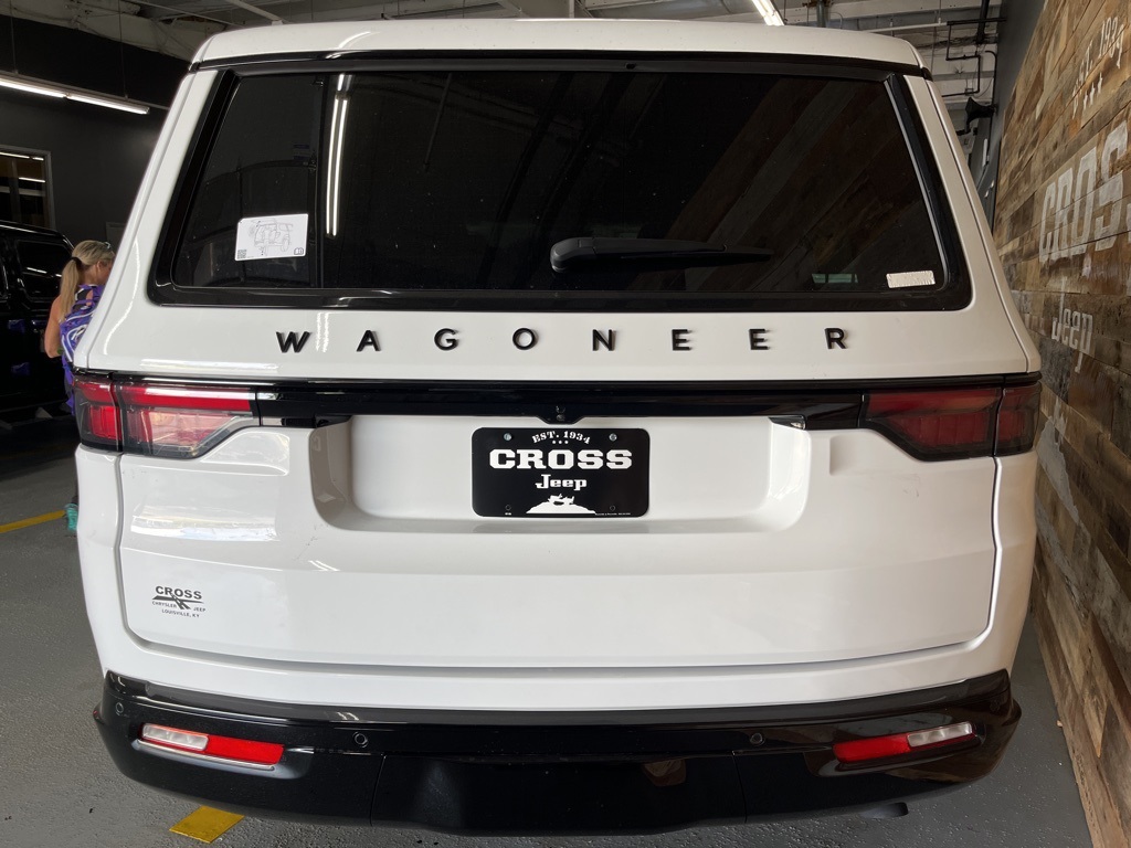 2025 Jeep Wagoneer L Carbide photo 15