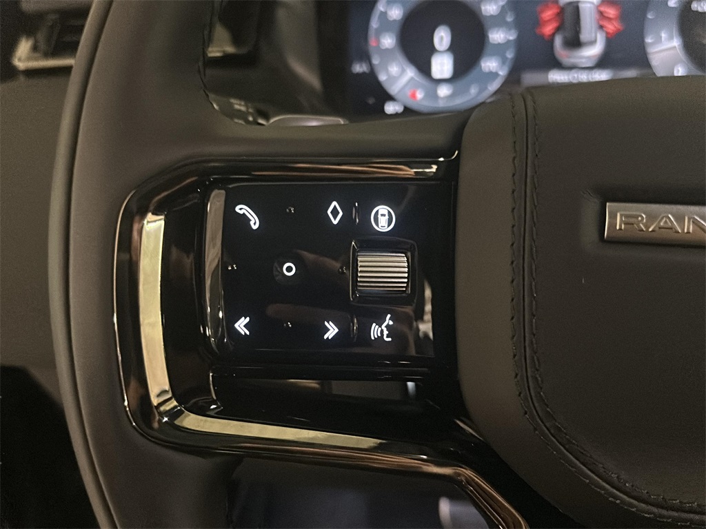 2026 Land Rover Range Rover Velar SE photo 12