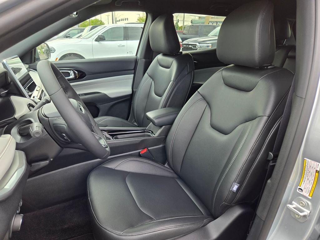 2026 Jeep Compass Limited photo 13