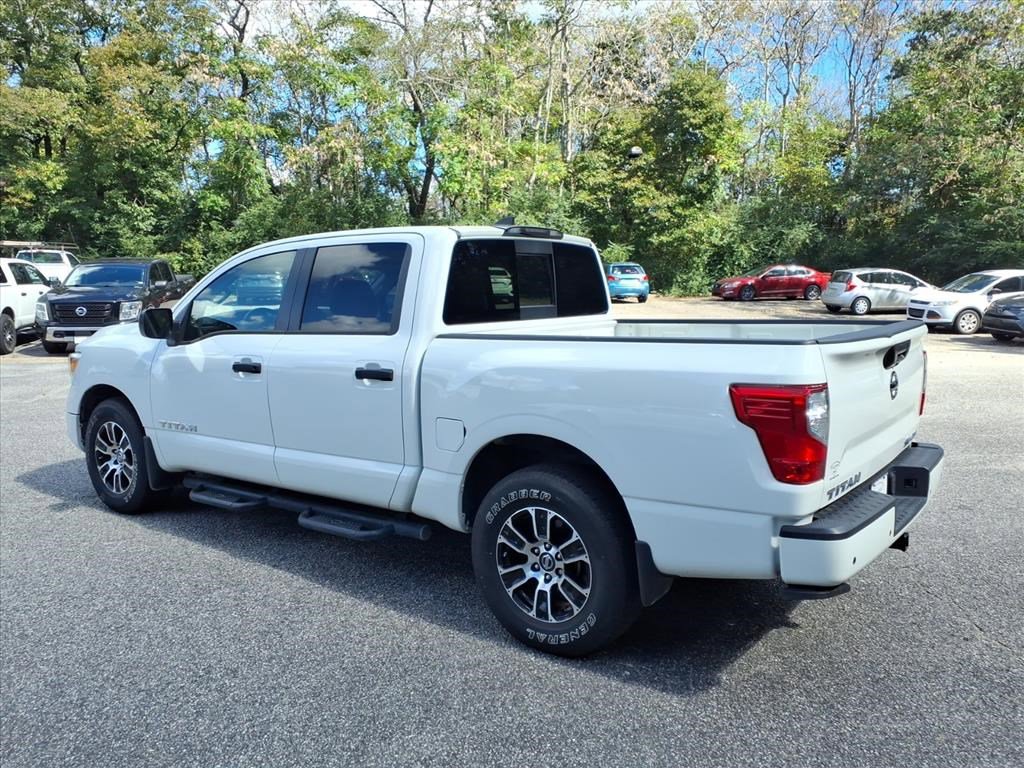 2022 Nissan Titan SV photo 4