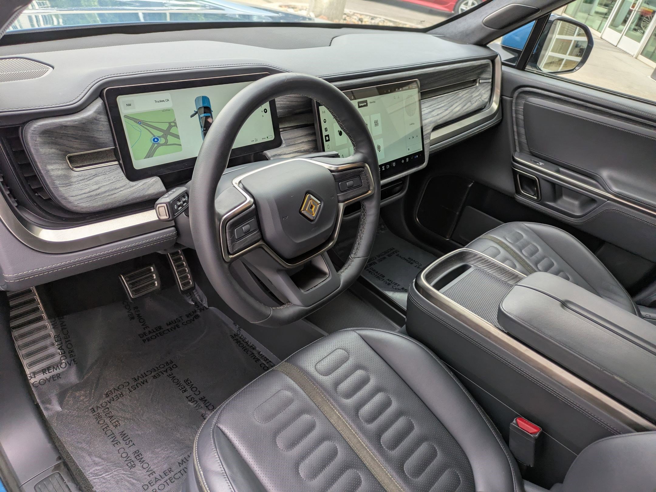 2022 Rivian R1T Adventure photo 13