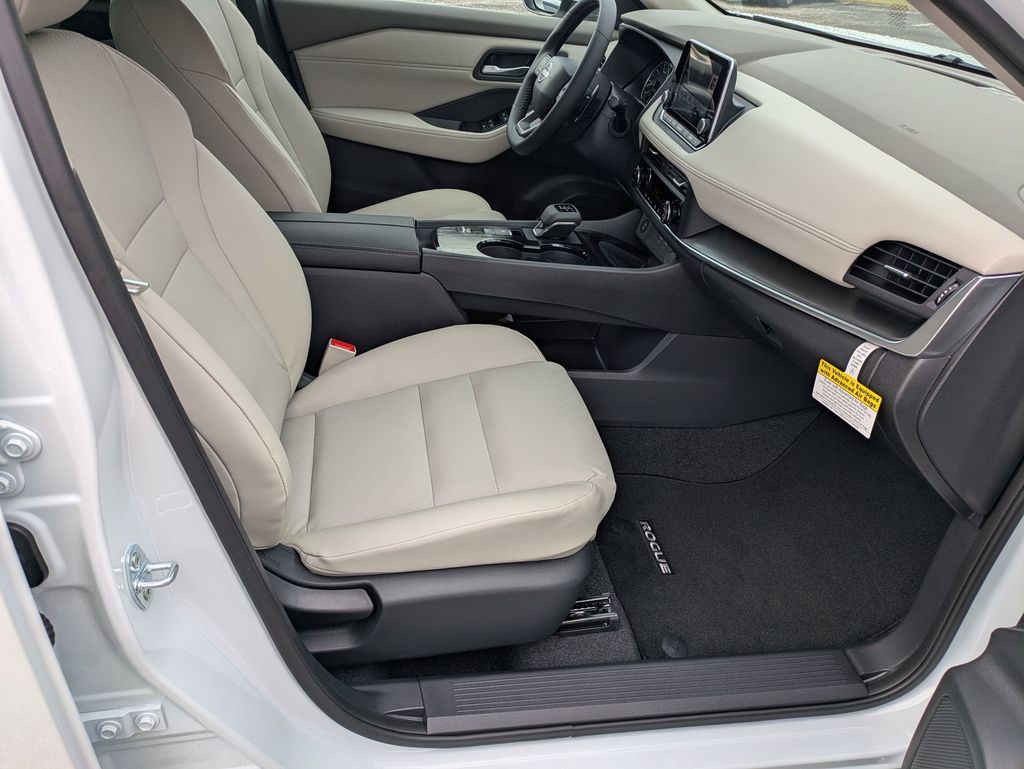 2026 Nissan Rogue SV photo 27