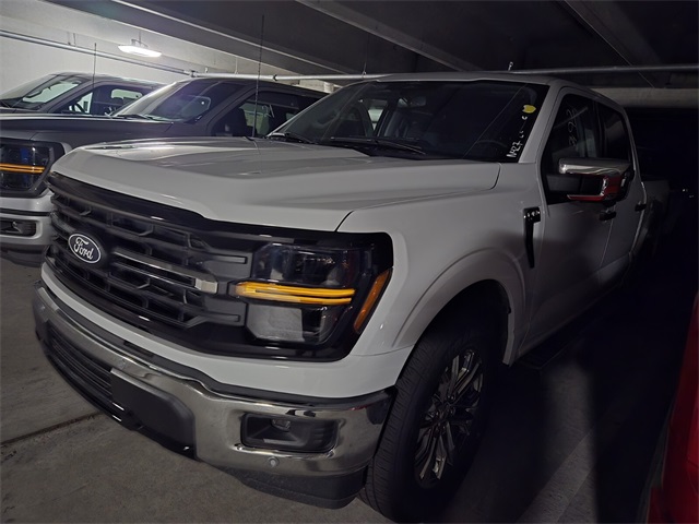 2025 Ford F-150 XLT photo 3