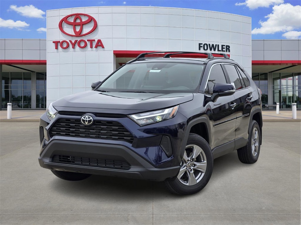 2025 Toyota RAV4 XLE's photo