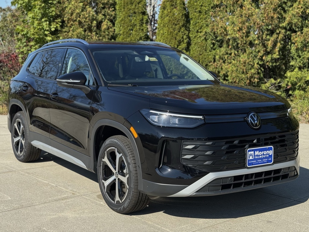 2025 Volkswagen Tiguan SE's photo