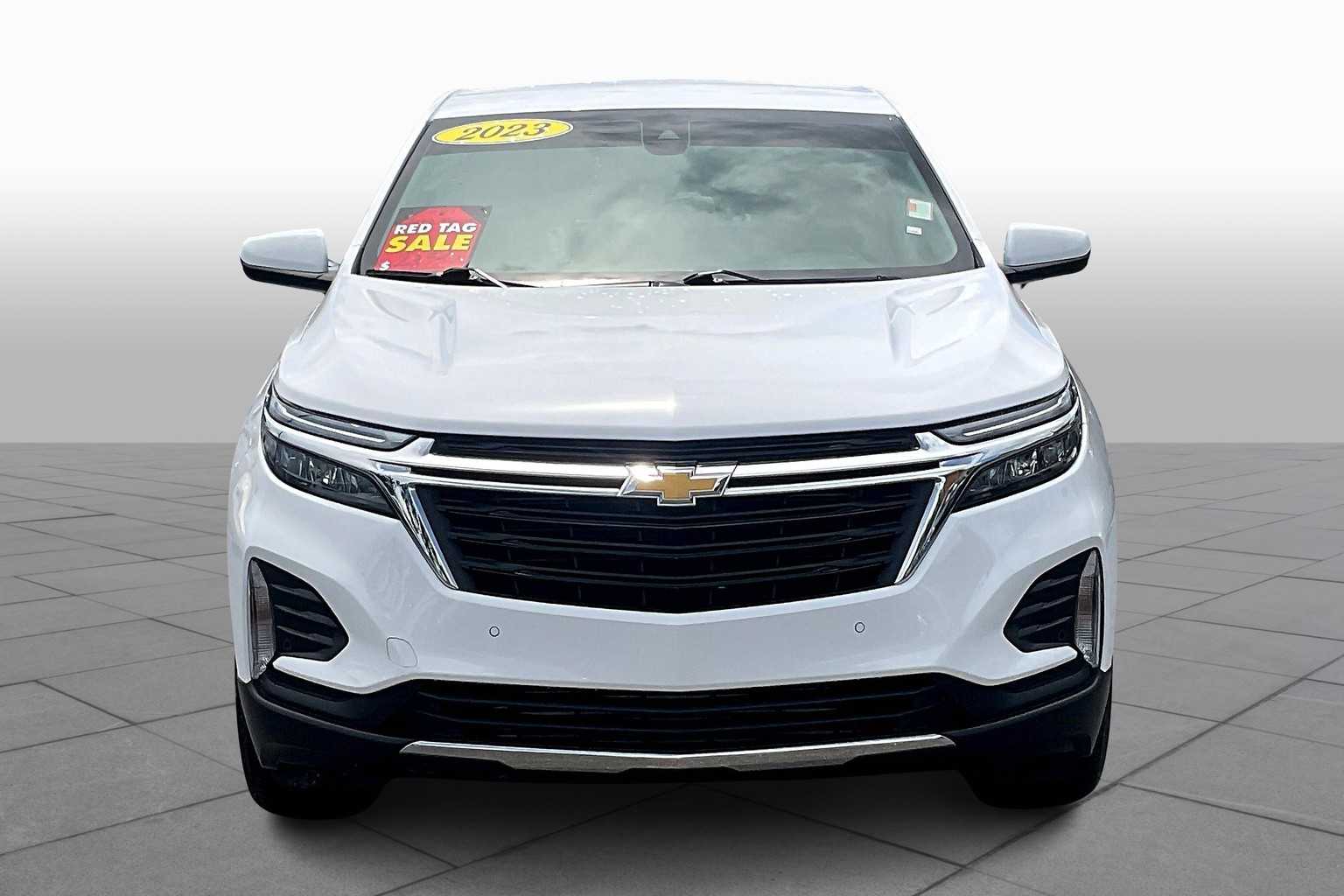 2023 Chevrolet Equinox LT photo 2