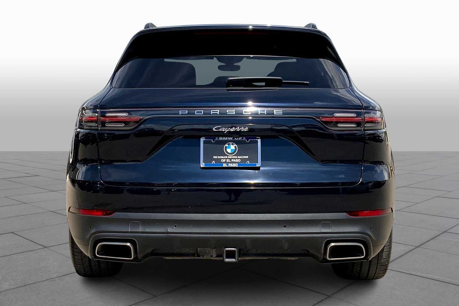2022 Porsche Cayenne Base photo 4