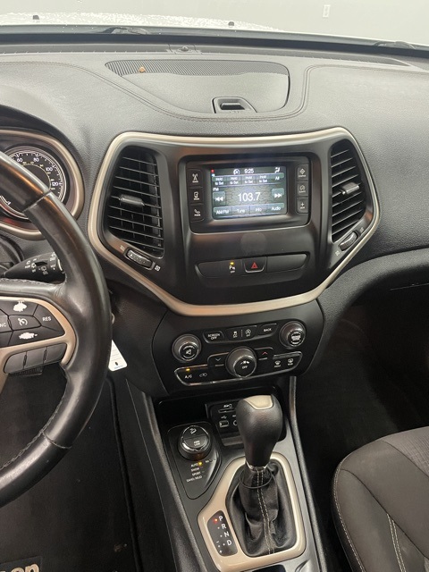 2015 Jeep Cherokee Latitude photo 17