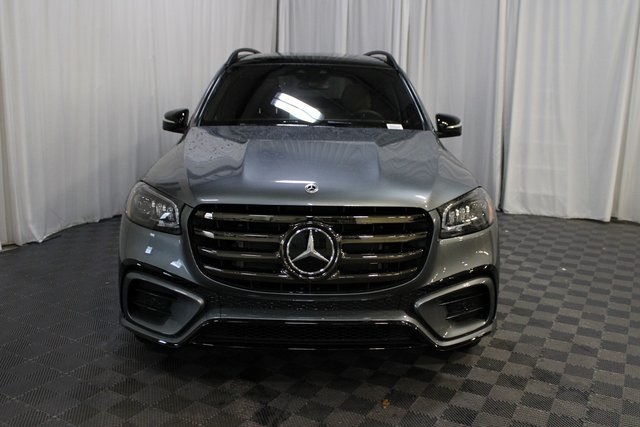 2026 Mercedes Benz GLS 450 4MATIC photo 2
