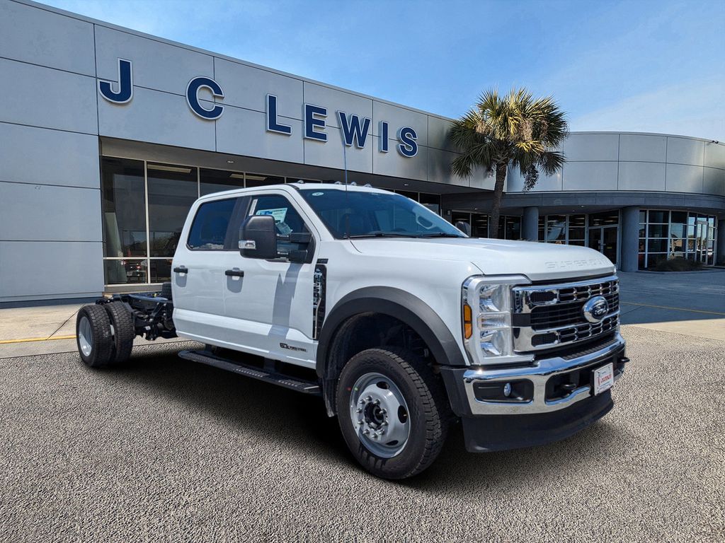 2025 Ford F-550 Super Duty Chassis Cab XL's photo