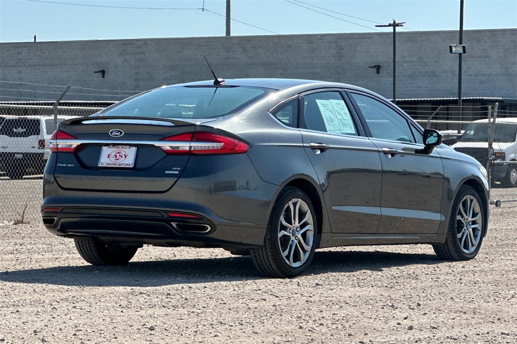 2017 Ford Fusion SE photo 4