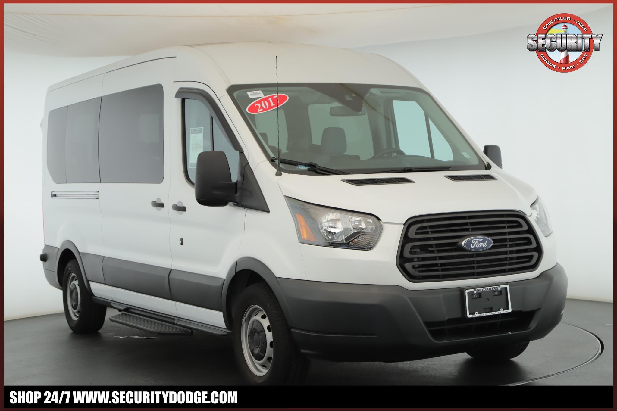 2017 Ford Transit Wagon XL's photo